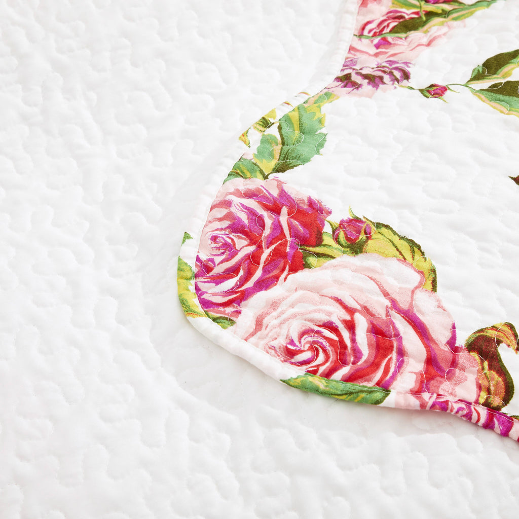 DaDa Bedding Romantic Roses Floral Throw Blanket - Lovely Spring Pink & White Scalloped Colorful Lightweight Breathable - Bright Vibrant Quilted Throw Blanket - 50 x 60